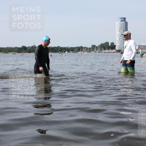 22.06.2025 - Viking Triathlon Michael Strokosch http://msf.ph/oto/8059782 22.06.2025 10:53:24 Schwimmen 201, 241, 319 meine-sportfotos.de