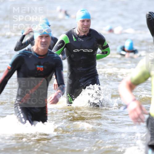 22.06.2025 - Viking Triathlon H.Heesch http://msf.ph/oto/8059785 22.06.2025 10:33:48 Schwimmen 5, 50, 75, 149, 184, 229, 242, 255, 304, 348, 349, 438, 457, 478, 532, 540 meine-sportfotos.de