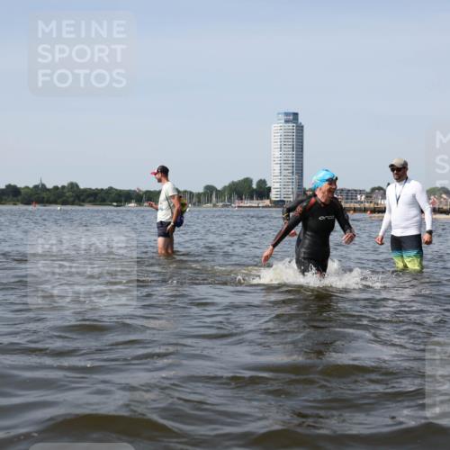 22.06.2025 - Viking Triathlon Michael Strokosch http://msf.ph/oto/8059788 22.06.2025 10:42:24 Schwimmen 16, 55, 65, 192, 281, 290, 318, 326, 427, 460, 465 meine-sportfotos.de