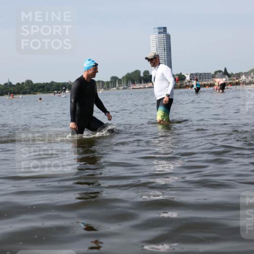 22.06.2025 - Viking Triathlon Michael Strokosch http://msf.ph/oto/8059796 22.06.2025 10:53:25 Schwimmen 201, 241, 319 meine-sportfotos.de