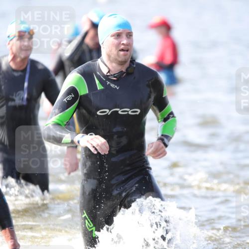 22.06.2025 - Viking Triathlon H.Heesch http://msf.ph/oto/8059797 22.06.2025 10:33:52 Schwimmen 5, 50, 70, 75, 149, 184, 229, 242, 349, 429, 438, 478, 532, 540, 635 meine-sportfotos.de