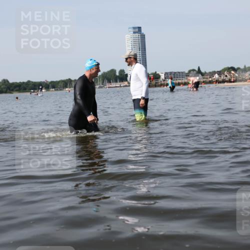 22.06.2025 - Viking Triathlon Michael Strokosch http://msf.ph/oto/8059799 22.06.2025 10:53:25 Schwimmen 201, 241, 319 meine-sportfotos.de