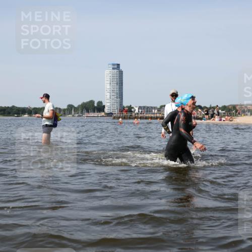 22.06.2025 - Viking Triathlon Michael Strokosch http://msf.ph/oto/8059803 22.06.2025 10:42:25 Schwimmen 16, 55, 65, 192, 281, 290, 318, 326, 427, 460, 465 meine-sportfotos.de
