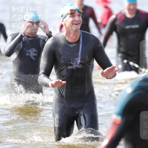 22.06.2025 - Viking Triathlon H.Heesch http://msf.ph/oto/8059814 22.06.2025 10:33:55 Schwimmen 50, 70, 75, 149, 184, 229, 242, 297, 349, 429, 438, 478, 532, 540, 618, 635 meine-sportfotos.de