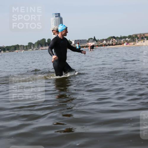 22.06.2025 - Viking Triathlon Michael Strokosch http://msf.ph/oto/8059815 22.06.2025 10:53:26 Schwimmen 201, 241, 319 meine-sportfotos.de