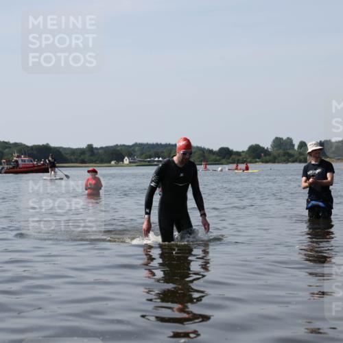 22.06.2025 - Viking Triathlon Michael Strokosch http://msf.ph/oto/8059846 22.06.2025 10:53:45 Schwimmen 634 meine-sportfotos.de