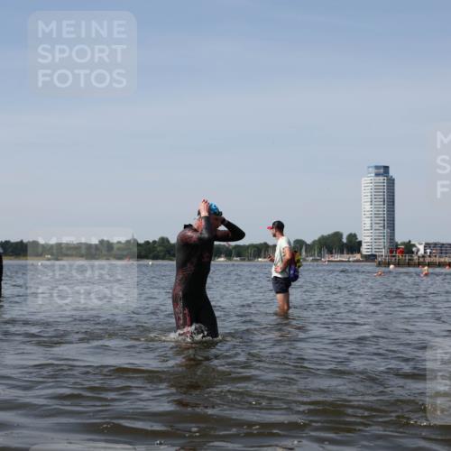 22.06.2025 - Viking Triathlon Michael Strokosch http://msf.ph/oto/8059885 22.06.2025 10:42:30 Schwimmen 16, 55, 65, 171, 192, 318, 326, 427, 465 meine-sportfotos.de