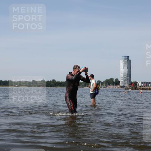 22.06.2025 - Viking Triathlon Michael Strokosch http://msf.ph/oto/8059890 22.06.2025 10:42:30 Schwimmen 16, 55, 65, 171, 192, 318, 326, 427, 465 meine-sportfotos.de