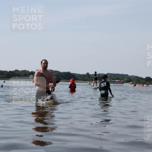 22.06.2025 - Viking Triathlon Michael Strokosch http://msf.ph/oto/8059897 22.06.2025 10:54:42 Schwimmen 305 meine-sportfotos.de