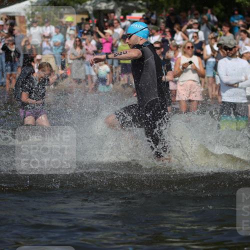 22.06.2025 - Viking Triathlon H.Heesch http://msf.ph/oto/8059899 22.06.2025 10:01:36 Schwimmen 19, 99, 162, 226, 237, 272, 320, 344, 399, 438, 461, 507, 510, 604, 626 meine-sportfotos.de
