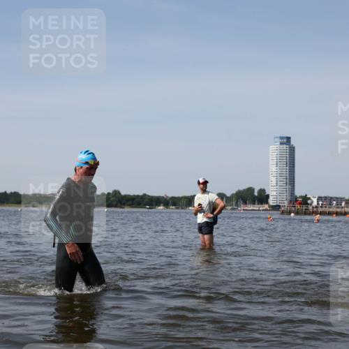 22.06.2025 - Viking Triathlon Michael Strokosch http://msf.ph/oto/8059906 22.06.2025 10:42:33 Schwimmen 55, 65, 171, 192, 318, 427 meine-sportfotos.de