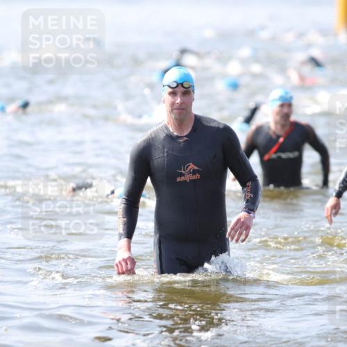 22.06.2025 - Viking Triathlon H.Heesch http://msf.ph/oto/8059923 22.06.2025 10:34:19 Schwimmen 46, 294, 297, 306, 366, 430, 486, 520, 527, 546, 618 meine-sportfotos.de