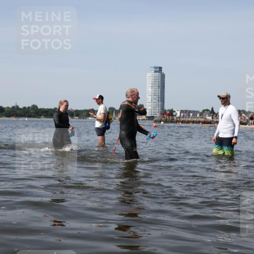 22.06.2025 - Viking Triathlon Michael Strokosch http://msf.ph/oto/8059940 22.06.2025 10:42:42 Schwimmen 55, 171, 240, 282, 369, 427, 441, 624 meine-sportfotos.de