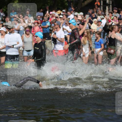 22.06.2025 - Viking Triathlon H.Heesch http://msf.ph/oto/8059957 22.06.2025 10:01:42 Schwimmen 19, 33, 170, 272, 310, 320, 344, 399, 438, 461, 496, 507, 555, 604, 626 meine-sportfotos.de