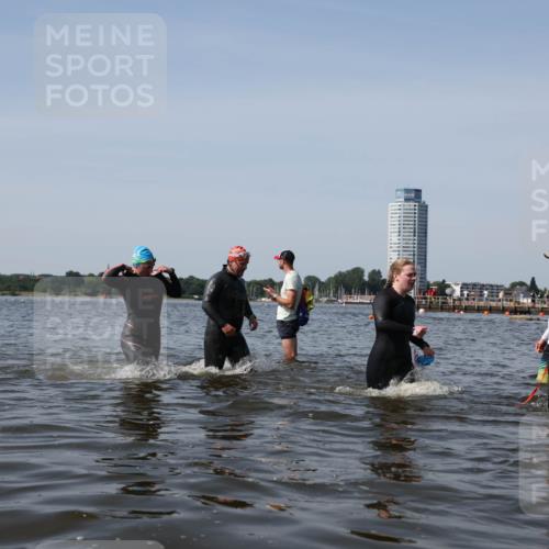 22.06.2025 - Viking Triathlon Michael Strokosch http://msf.ph/oto/8059958 22.06.2025 10:42:44 Schwimmen 55, 171, 240, 282, 369, 427, 441, 624 meine-sportfotos.de