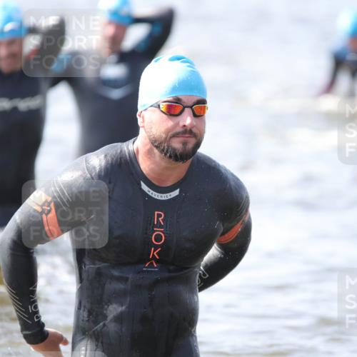 22.06.2025 - Viking Triathlon H.Heesch http://msf.ph/oto/8059960 22.06.2025 10:34:31 Schwimmen 114, 247, 284, 306, 323, 341, 366, 430, 486, 520, 546, 550 meine-sportfotos.de
