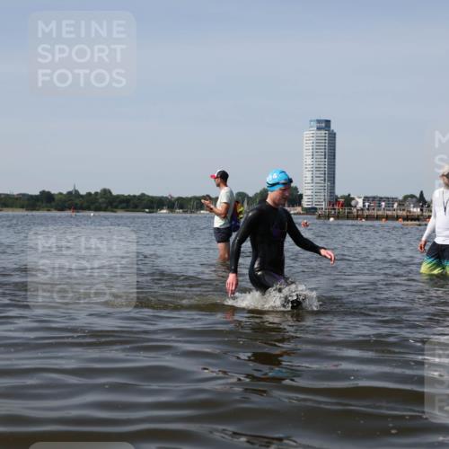 22.06.2025 - Viking Triathlon Michael Strokosch http://msf.ph/oto/8060005 22.06.2025 10:42:49 Schwimmen 133, 171, 240, 282, 369, 441, 624 meine-sportfotos.de