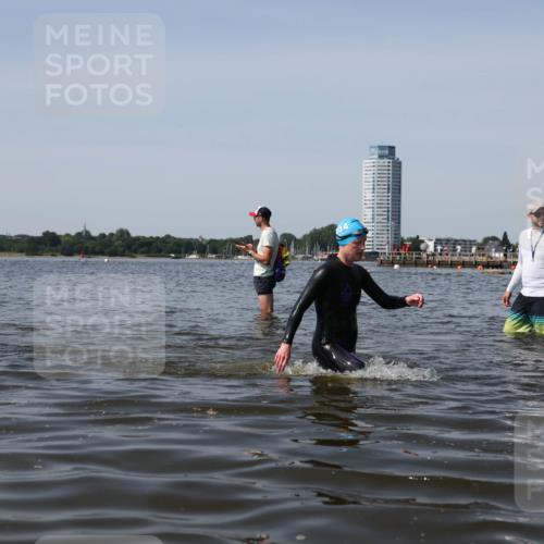 22.06.2025 - Viking Triathlon Michael Strokosch http://msf.ph/oto/8060010 22.06.2025 10:42:50 Schwimmen 133, 171, 240, 282, 369, 441, 450, 624 meine-sportfotos.de