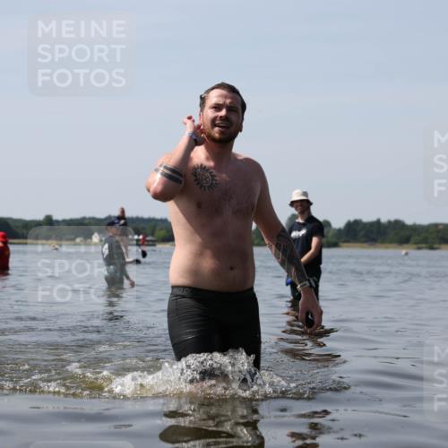 22.06.2025 - Viking Triathlon Michael Strokosch http://msf.ph/oto/8060014 22.06.2025 10:54:47 Schwimmen 305 meine-sportfotos.de