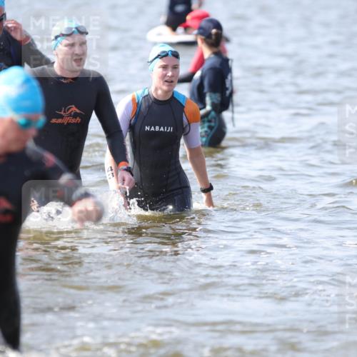 22.06.2025 - Viking Triathlon H.Heesch http://msf.ph/oto/8060017 22.06.2025 10:34:45 Schwimmen 17, 43, 77, 114, 161, 247, 284, 323, 341, 434, 475, 548, 550 meine-sportfotos.de