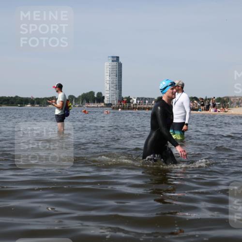 22.06.2025 - Viking Triathlon Michael Strokosch http://msf.ph/oto/8060021 22.06.2025 10:42:50 Schwimmen 133, 171, 240, 282, 369, 441, 450, 624 meine-sportfotos.de