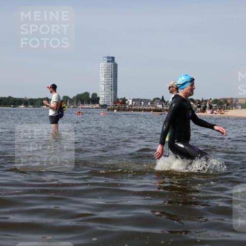 22.06.2025 - Viking Triathlon Michael Strokosch http://msf.ph/oto/8060024 22.06.2025 10:42:51 Schwimmen 133, 171, 240, 282, 309, 369, 441, 450, 624 meine-sportfotos.de