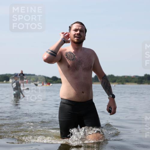 22.06.2025 - Viking Triathlon Michael Strokosch http://msf.ph/oto/8060027 22.06.2025 10:54:48 Schwimmen 305 meine-sportfotos.de