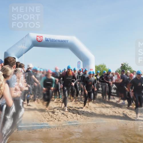 22.06.2025 - Viking Triathlon MichiJ http://msf.ph/oto/8060031 22.06.2025 10:05:21 Schwimmen 57, 59, 61, 138, 171, 172, 228, 314, 346, 389, 418, 437, 536, 601, 655 meine-sportfotos.de