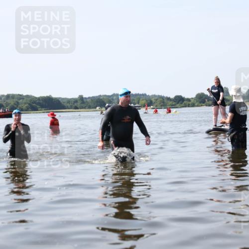 22.06.2025 - Viking Triathlon Michael Strokosch http://msf.ph/oto/8060036 22.06.2025 10:55:14 Schwimmen 246 meine-sportfotos.de