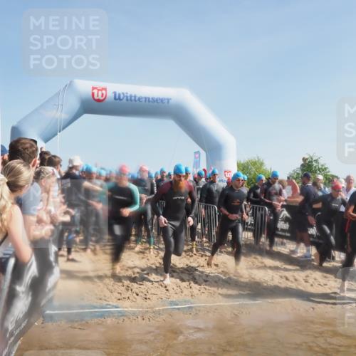 22.06.2025 - Viking Triathlon MichiJ http://msf.ph/oto/8060039 22.06.2025 10:05:21 Schwimmen 57, 59, 61, 138, 171, 172, 228, 314, 346, 389, 418, 437, 536, 601, 655 meine-sportfotos.de