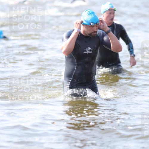22.06.2025 - Viking Triathlon H.Heesch http://msf.ph/oto/8060040 22.06.2025 10:34:48 Schwimmen 17, 43, 77, 114, 161, 247, 284, 323, 434, 475, 495, 548, 550 meine-sportfotos.de