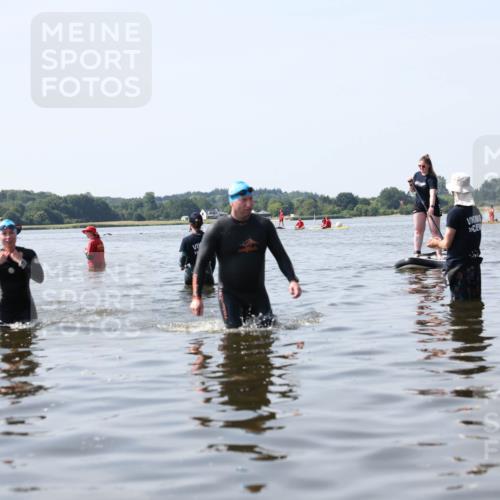 22.06.2025 - Viking Triathlon Michael Strokosch http://msf.ph/oto/8060041 22.06.2025 10:55:14 Schwimmen 246 meine-sportfotos.de