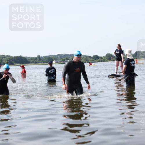 22.06.2025 - Viking Triathlon Michael Strokosch http://msf.ph/oto/8060051 22.06.2025 10:55:15 Schwimmen 246 meine-sportfotos.de