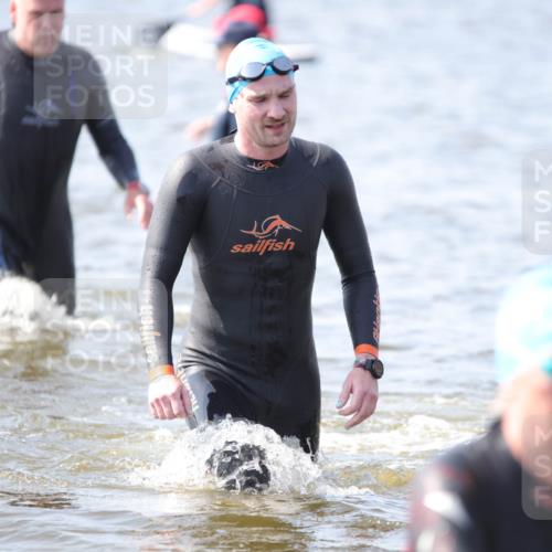 22.06.2025 - Viking Triathlon H.Heesch http://msf.ph/oto/8060055 22.06.2025 10:34:49 Schwimmen 17, 43, 77, 114, 161, 284, 323, 434, 475, 495, 548, 550 meine-sportfotos.de