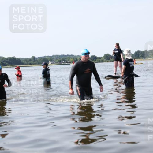 22.06.2025 - Viking Triathlon Michael Strokosch http://msf.ph/oto/8060060 22.06.2025 10:55:16 Schwimmen 246, 472 meine-sportfotos.de