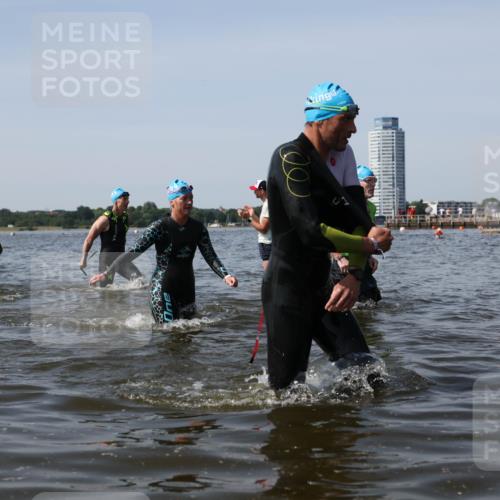 22.06.2025 - Viking Triathlon Michael Strokosch http://msf.ph/oto/8060080 22.06.2025 10:42:59 Schwimmen 66, 128, 133, 186, 282, 309, 358, 441, 450, 489 meine-sportfotos.de