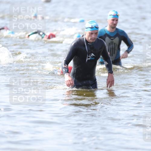 22.06.2025 - Viking Triathlon H.Heesch http://msf.ph/oto/8060087 22.06.2025 10:35:05 Schwimmen 17, 43, 139, 157, 204, 296, 365, 475, 495, 508, 548, 660 meine-sportfotos.de