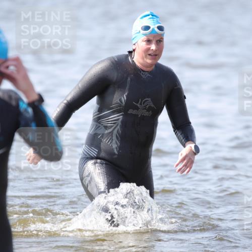 22.06.2025 - Viking Triathlon H.Heesch http://msf.ph/oto/8060115 22.06.2025 10:35:08 Schwimmen 139, 157, 204, 296, 365, 475, 495, 508, 548, 632, 660 meine-sportfotos.de