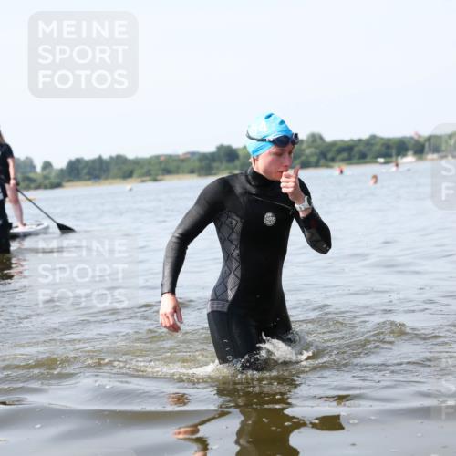 22.06.2025 - Viking Triathlon Michael Strokosch http://msf.ph/oto/8060138 22.06.2025 10:55:22 Schwimmen 246, 472 meine-sportfotos.de