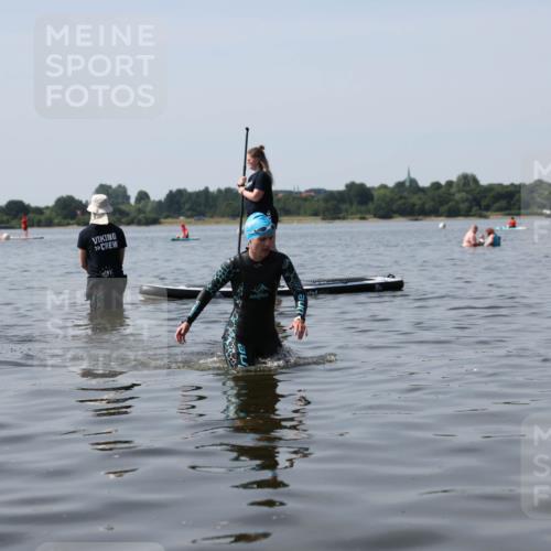 22.06.2025 - Viking Triathlon Michael Strokosch http://msf.ph/oto/8060151 22.06.2025 10:56:12 Schwimmen 499 meine-sportfotos.de