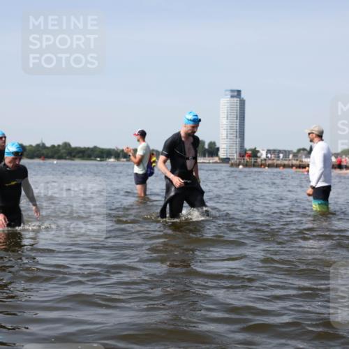 22.06.2025 - Viking Triathlon Michael Strokosch http://msf.ph/oto/8060158 22.06.2025 10:43:05 Schwimmen 31, 66, 109, 110, 128, 133, 167, 186, 309, 328, 358, 450, 489 meine-sportfotos.de