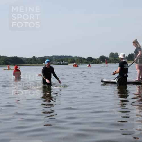 22.06.2025 - Viking Triathlon Michael Strokosch http://msf.ph/oto/8060161 22.06.2025 10:56:42 Schwimmen 363 meine-sportfotos.de