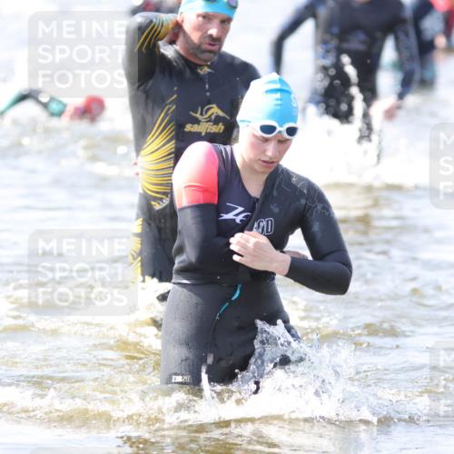 22.06.2025 - Viking Triathlon H.Heesch http://msf.ph/oto/8060171 22.06.2025 10:35:25 Schwimmen 20, 62, 107, 127, 134, 154, 204, 296, 320, 365, 395, 415, 482, 508, 602, 632 meine-sportfotos.de