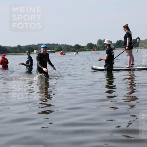 22.06.2025 - Viking Triathlon Michael Strokosch http://msf.ph/oto/8060173 22.06.2025 10:56:43 Schwimmen 363 meine-sportfotos.de