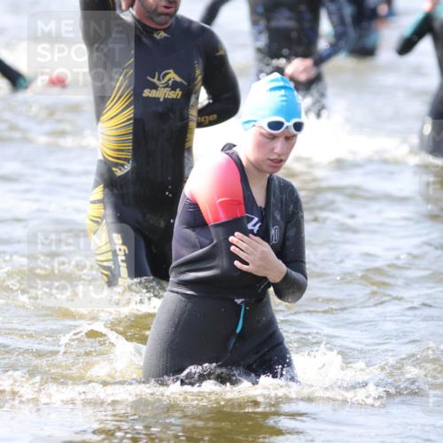 22.06.2025 - Viking Triathlon H.Heesch http://msf.ph/oto/8060176 22.06.2025 10:35:25 Schwimmen 20, 62, 107, 127, 134, 154, 204, 296, 320, 365, 395, 415, 482, 508, 602, 632 meine-sportfotos.de