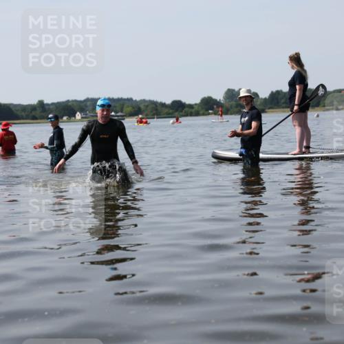 22.06.2025 - Viking Triathlon Michael Strokosch http://msf.ph/oto/8060177 22.06.2025 10:56:44 Schwimmen 363 meine-sportfotos.de
