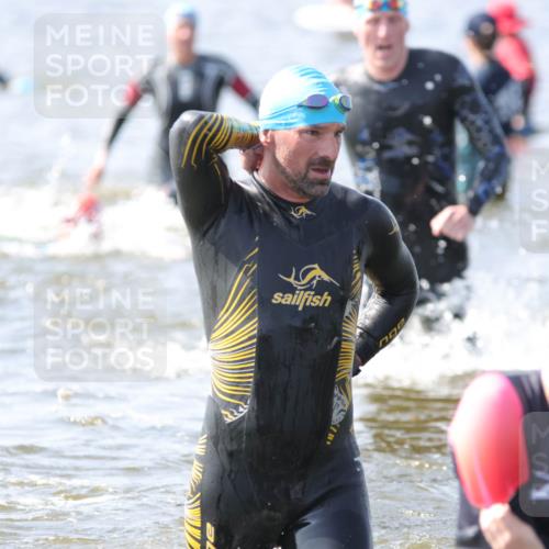 22.06.2025 - Viking Triathlon H.Heesch http://msf.ph/oto/8060183 22.06.2025 10:35:26 Schwimmen 20, 47, 62, 107, 127, 134, 154, 204, 296, 320, 395, 415, 482, 508, 602, 632 meine-sportfotos.de
