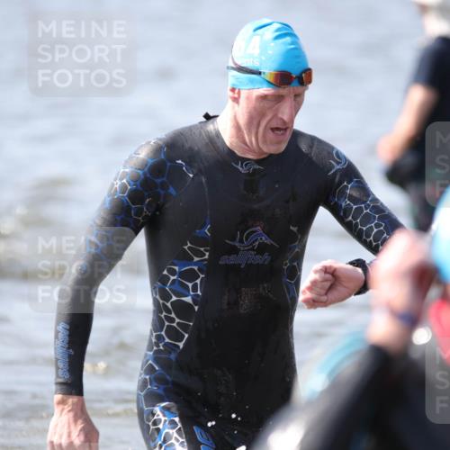 22.06.2025 - Viking Triathlon H.Heesch http://msf.ph/oto/8060194 22.06.2025 10:35:30 Schwimmen 20, 47, 62, 107, 127, 134, 154, 320, 395, 415, 482, 508, 602, 632 meine-sportfotos.de