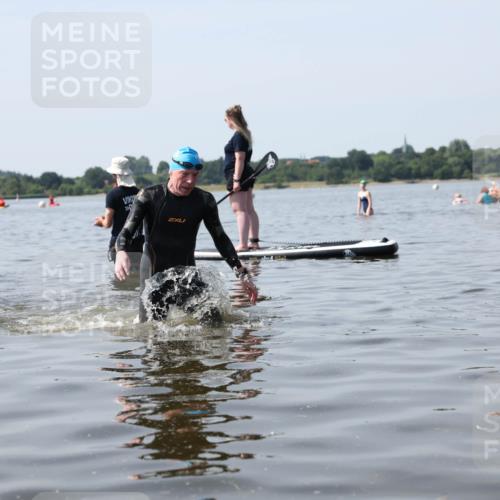 22.06.2025 - Viking Triathlon Michael Strokosch http://msf.ph/oto/8060195 22.06.2025 10:56:47 Schwimmen 363 meine-sportfotos.de
