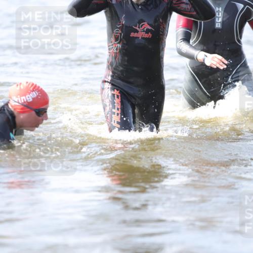 22.06.2025 - Viking Triathlon H.Heesch http://msf.ph/oto/8060205 22.06.2025 10:35:33 Schwimmen 20, 47, 62, 107, 127, 134, 154, 320, 395, 415, 482, 602 meine-sportfotos.de